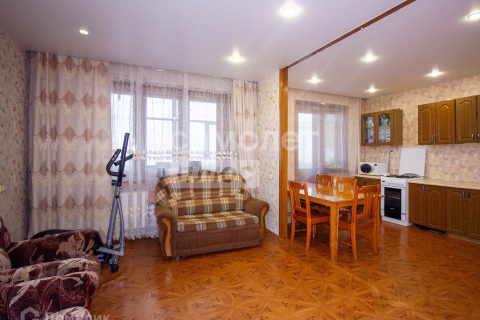 Продаётся 4-комнатная квартира, 70.3 м²