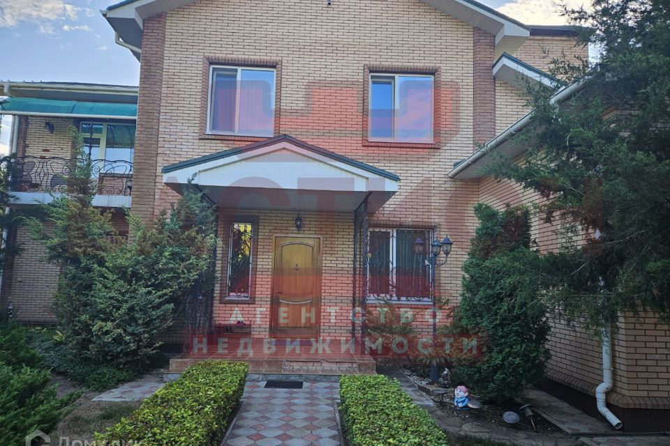 Продаётся 2-этажный дом, 319 м²