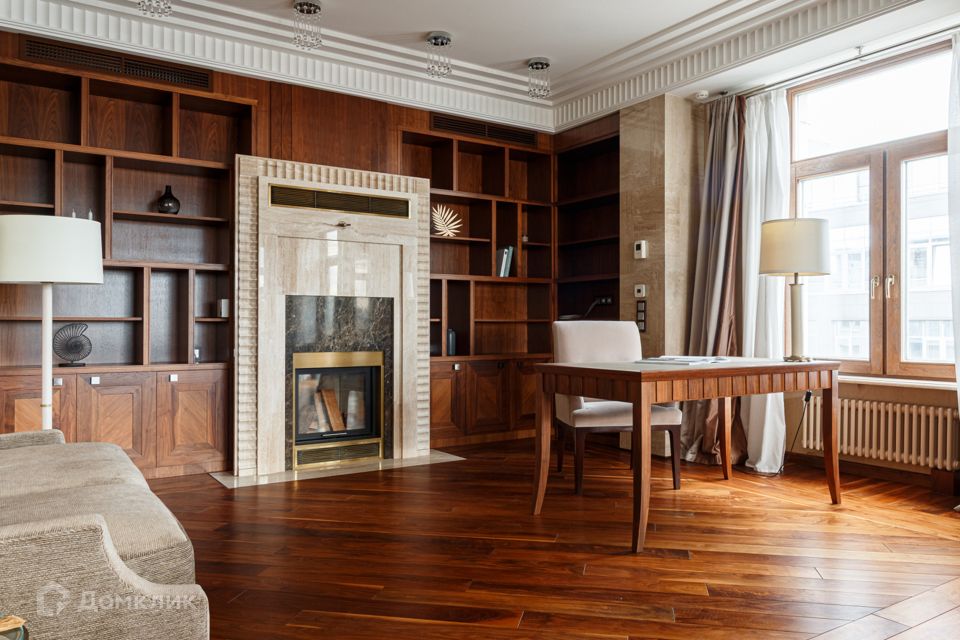 Продаётся 3-комнатная квартира, 164.7 м²