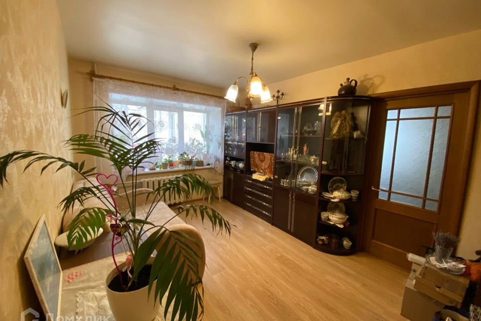 Продаётся 3-комнатная квартира, 49.3 м²
