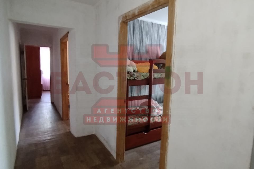 Продаётся 4-комнатная квартира, 61 м²