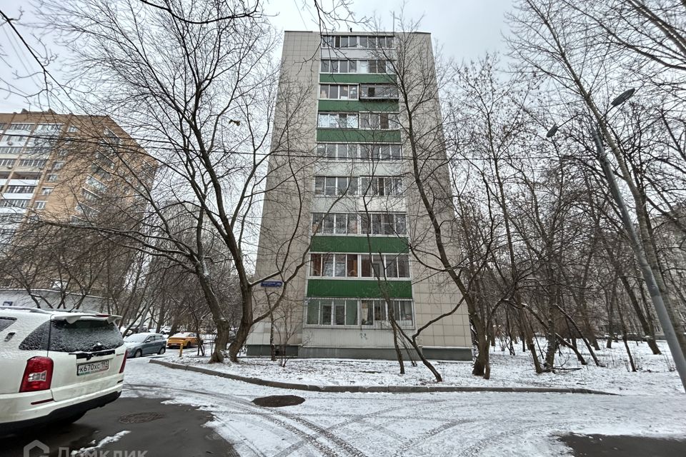 Продаётся 4-комнатная квартира, 62.6 м²