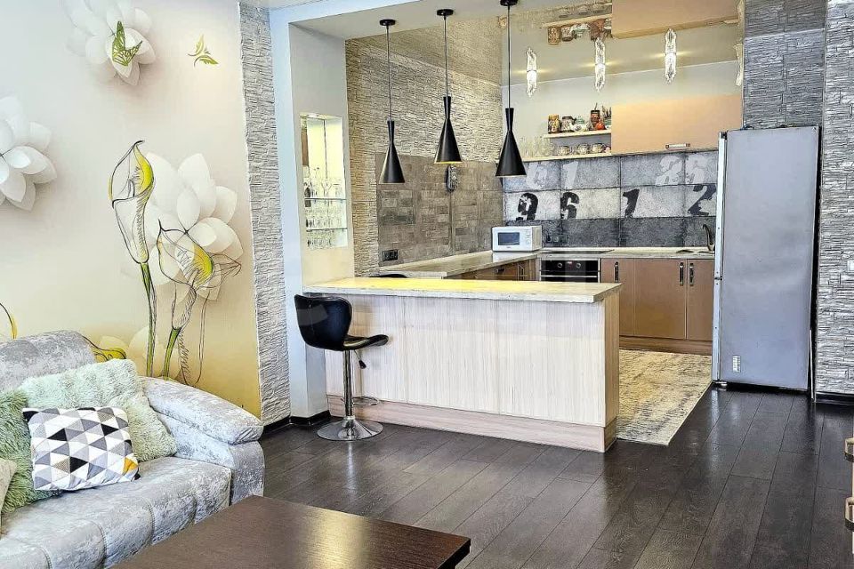 Продаётся 2-комнатная квартира, 70.7 м²