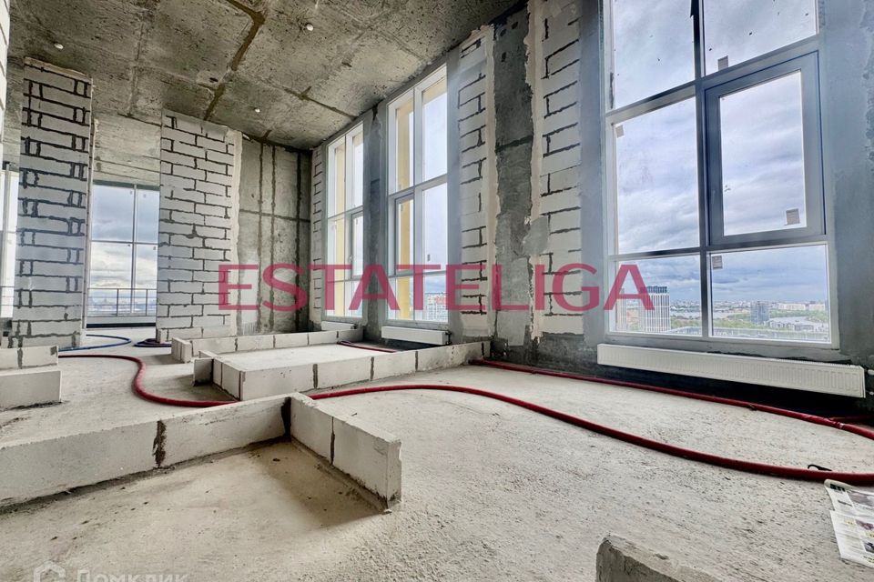 Продаётся 4-комнатная квартира, 100 м²
