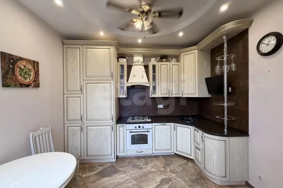 Продаётся 2-комнатная квартира, 65.2 м²