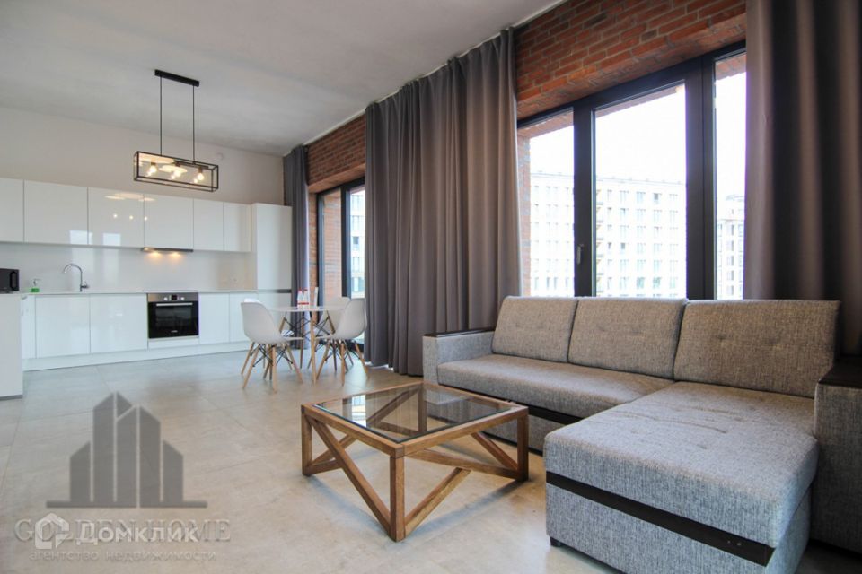 Продаётся 4-комнатная квартира, 100 м²