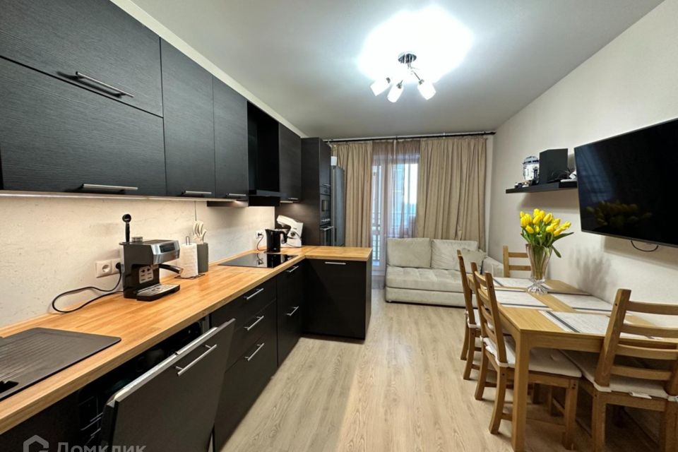 Продаётся 1-комнатная квартира, 43.2 м²