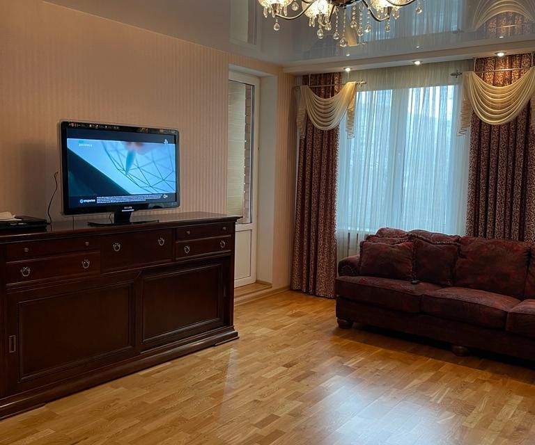 Продаётся 3-комнатная квартира, 150.9 м²