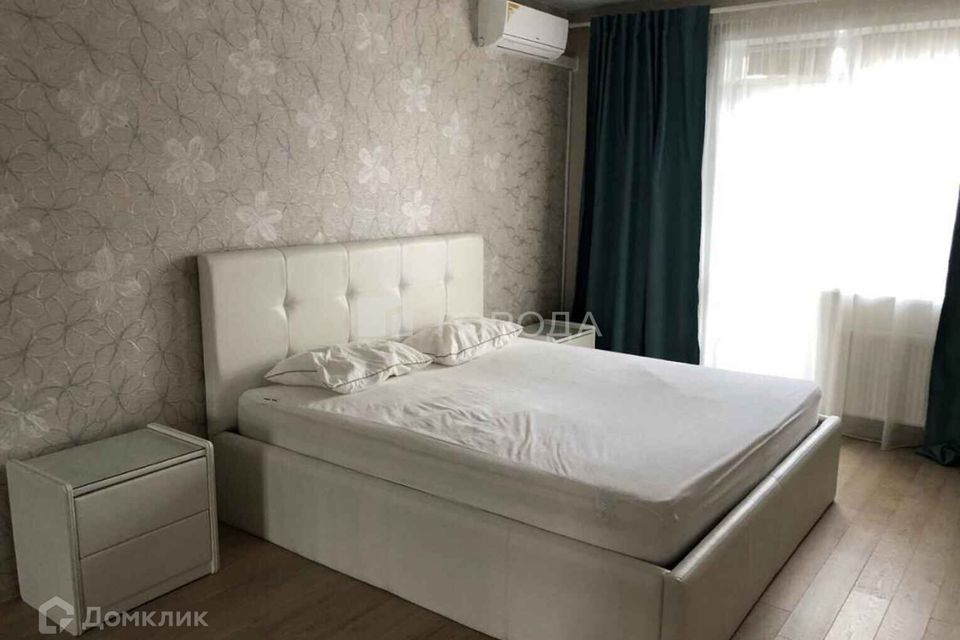 Сдаётся 2-комнатная квартира, 65 м²