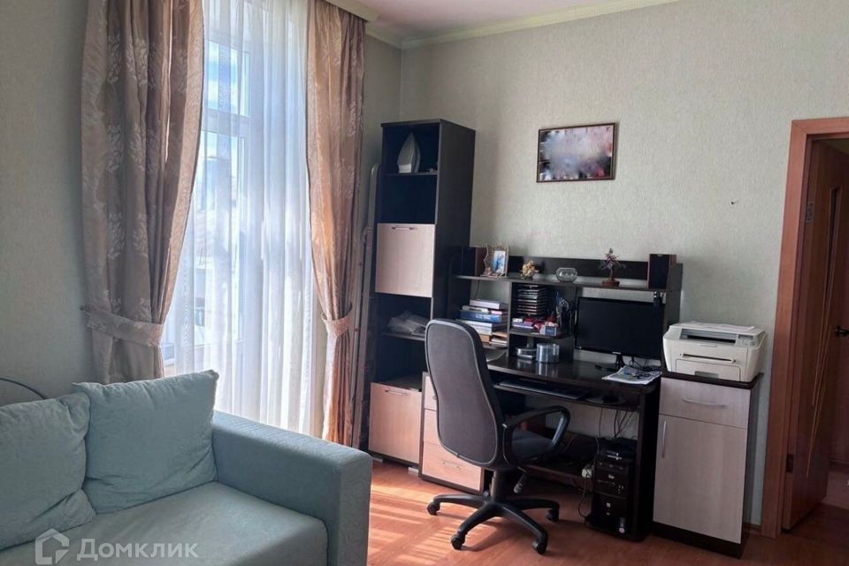 Продаётся 2-комнатная квартира, 56.8 м²