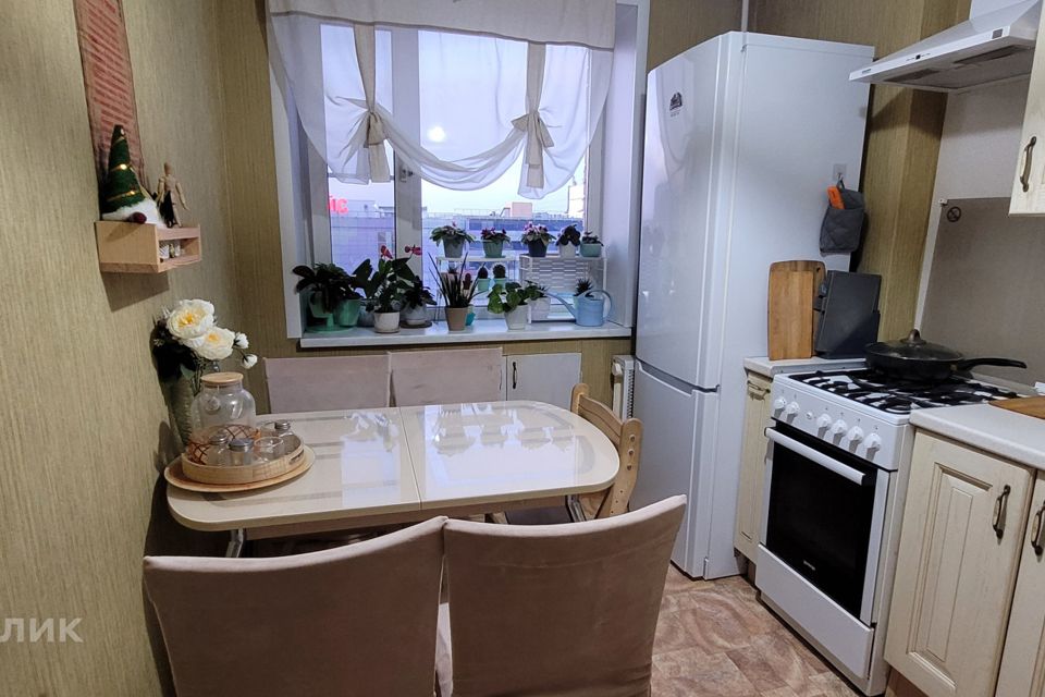 Продаётся 3-комнатная квартира, 61.8 м²