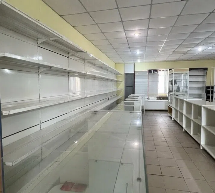 Сдаётся торговое помещение, 87.7 м²