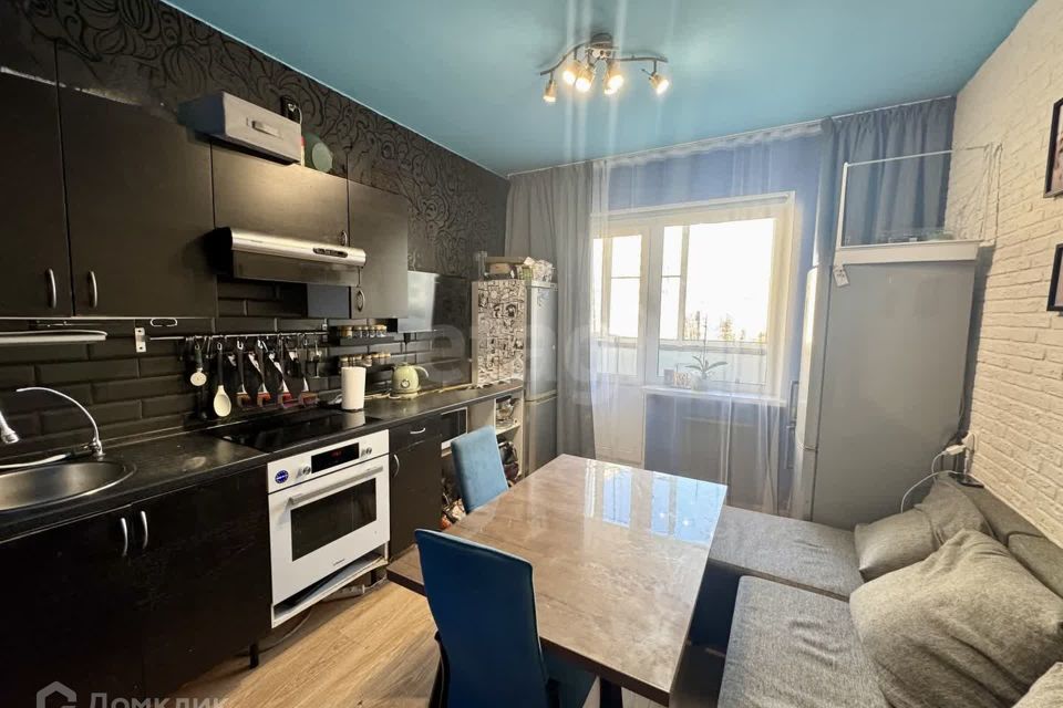 Продаётся 1-комнатная квартира, 41.8 м²