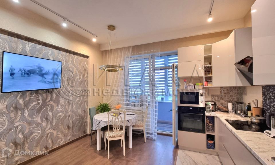 Продаётся 1-комнатная квартира, 54 м²