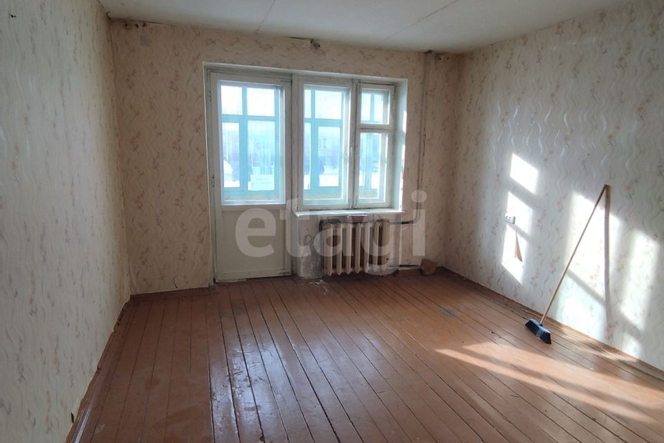 Продаётся 4-комнатная квартира, 70.7 м²