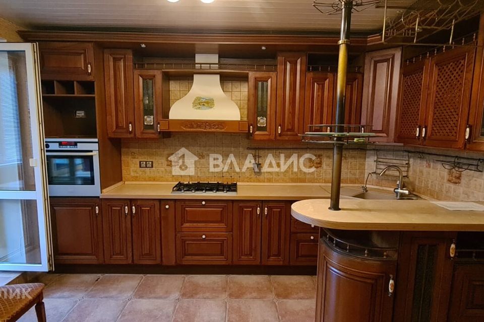 Продаётся 4-комнатная квартира, 108 м²