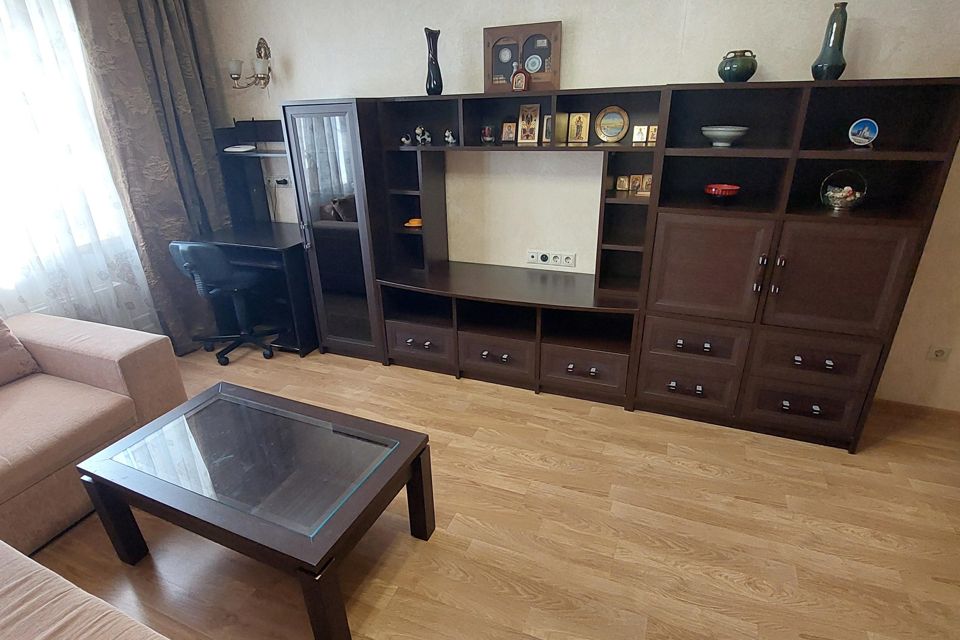 Сдаётся 2-комнатная квартира, 64 м²