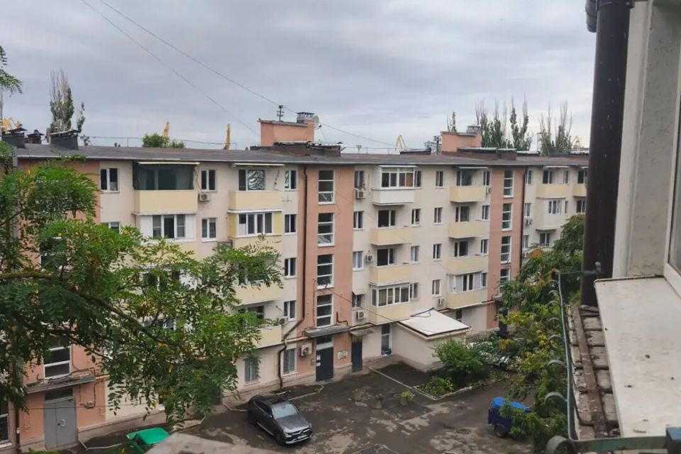Продаётся 3-комнатная квартира, 50.3 м²