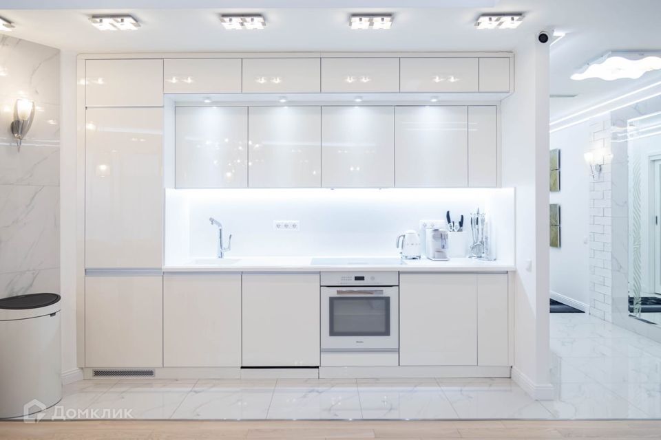 Продаётся 3-комнатная квартира, 128 м²