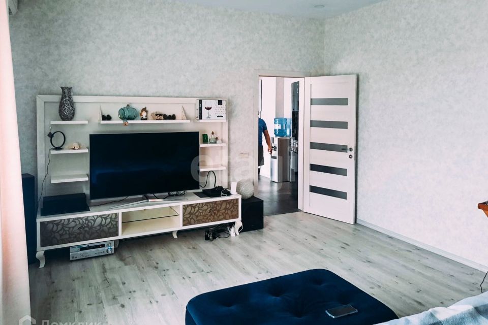 Продаётся 2-комнатная квартира, 69.5 м²
