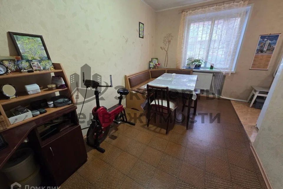 Продаётся 3-комнатная квартира, 56.2 м²