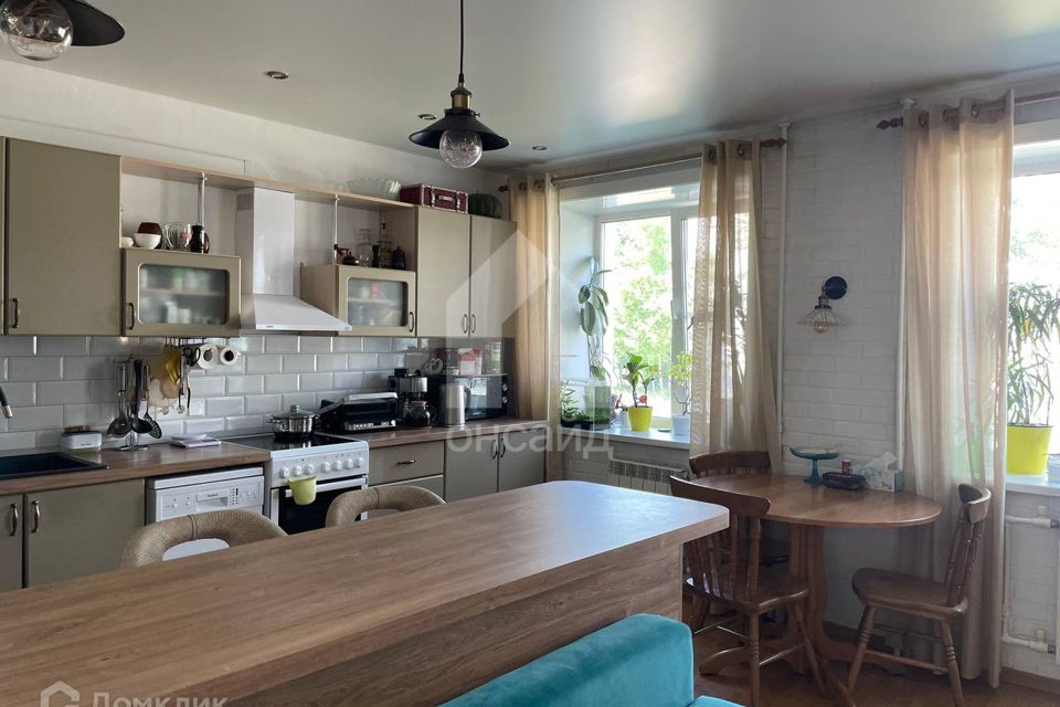Продаётся 3-комнатная квартира, 61.5 м²
