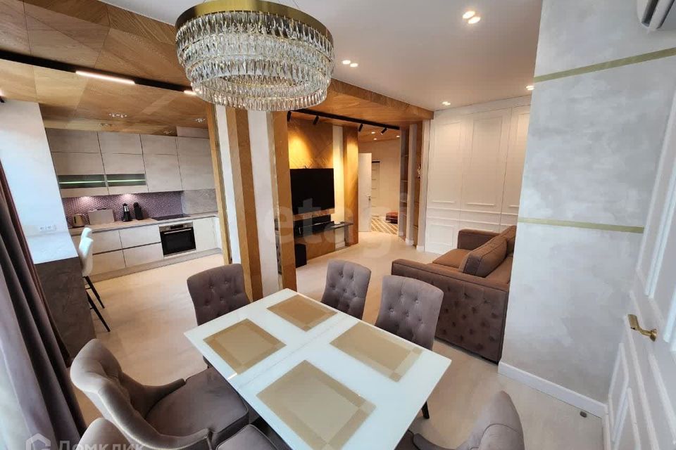 Сдаётся 2-комнатная квартира, 58 м²