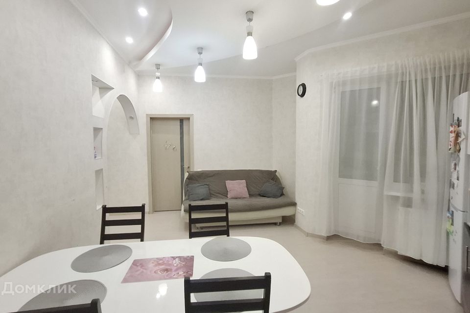 Продаётся 2-комнатная квартира, 72.6 м²
