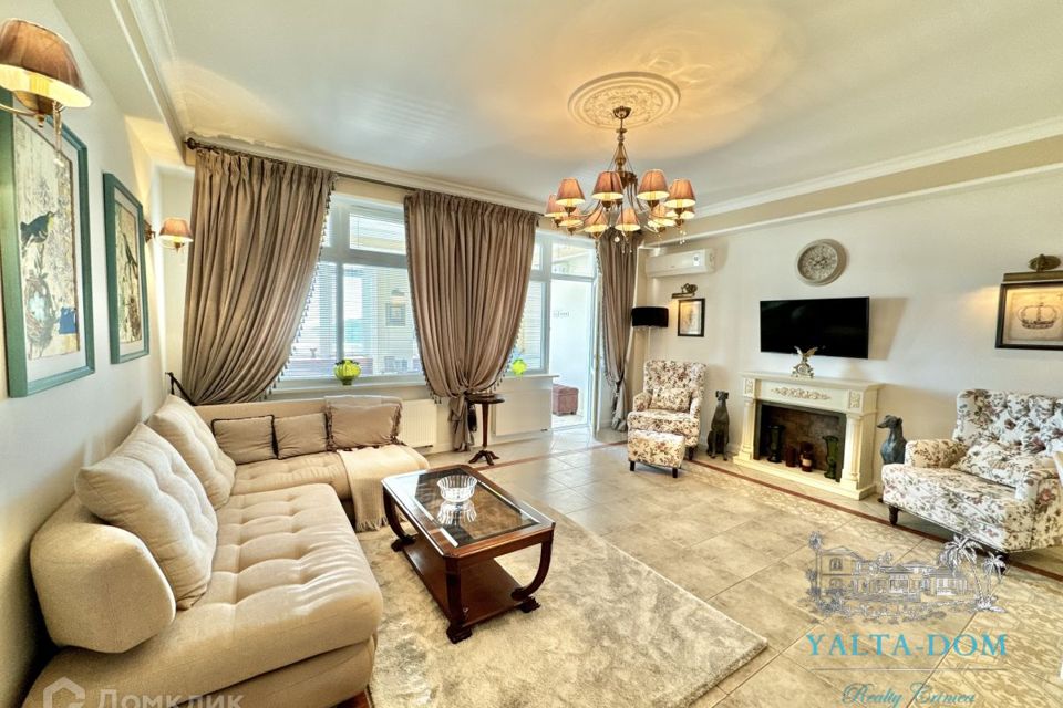Продаётся 3-комнатная квартира, 122 м²