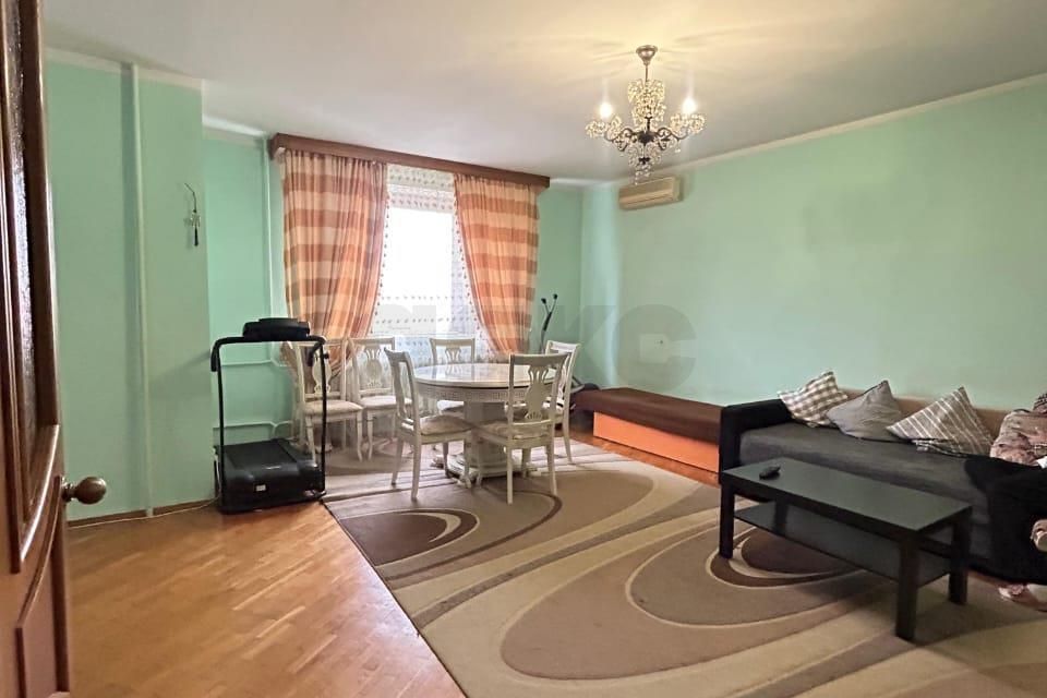 Продаётся 3-комнатная квартира, 102.7 м²