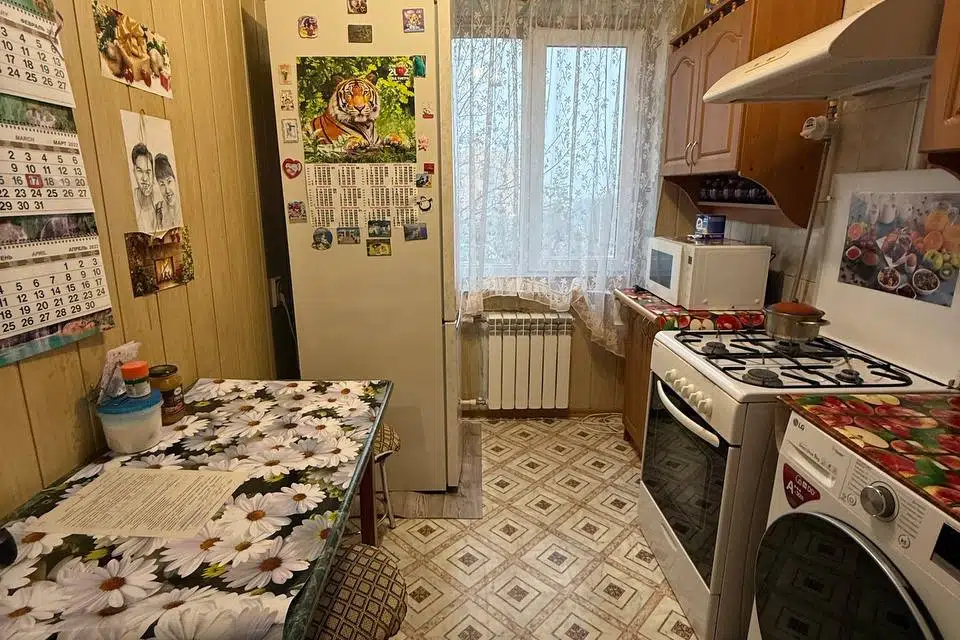 Продаётся 3-комнатная квартира, 56.8 м²