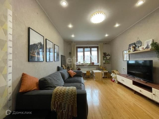 Продаётся 4-комнатная квартира, 93.9 м²