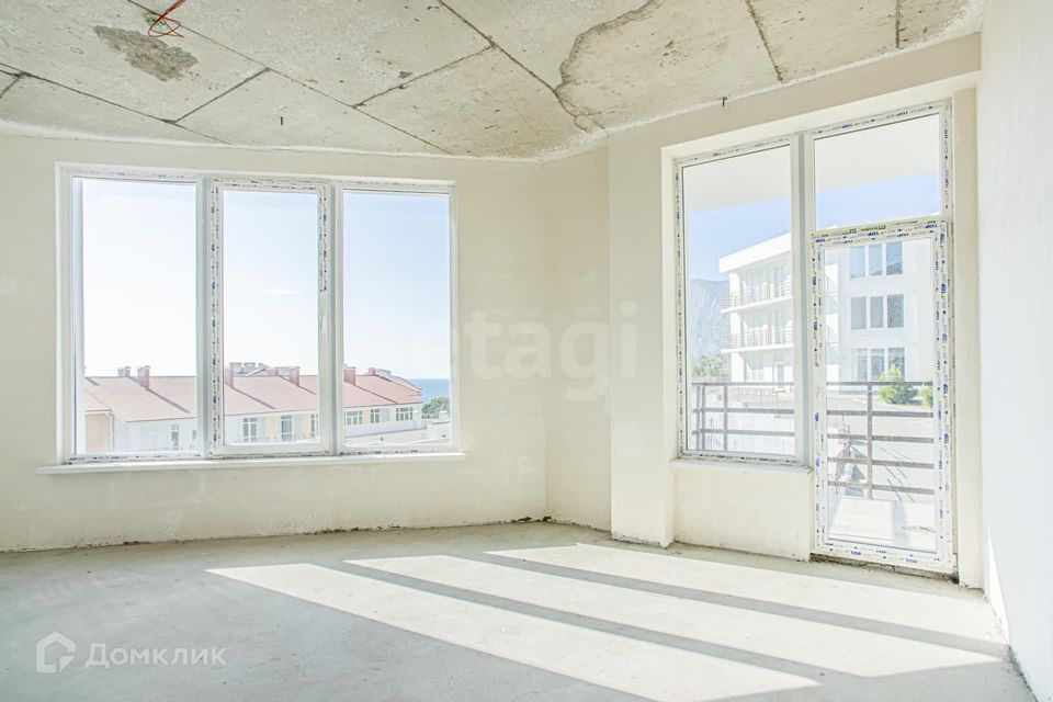 Продаётся 2-комнатная квартира, 61.8 м²