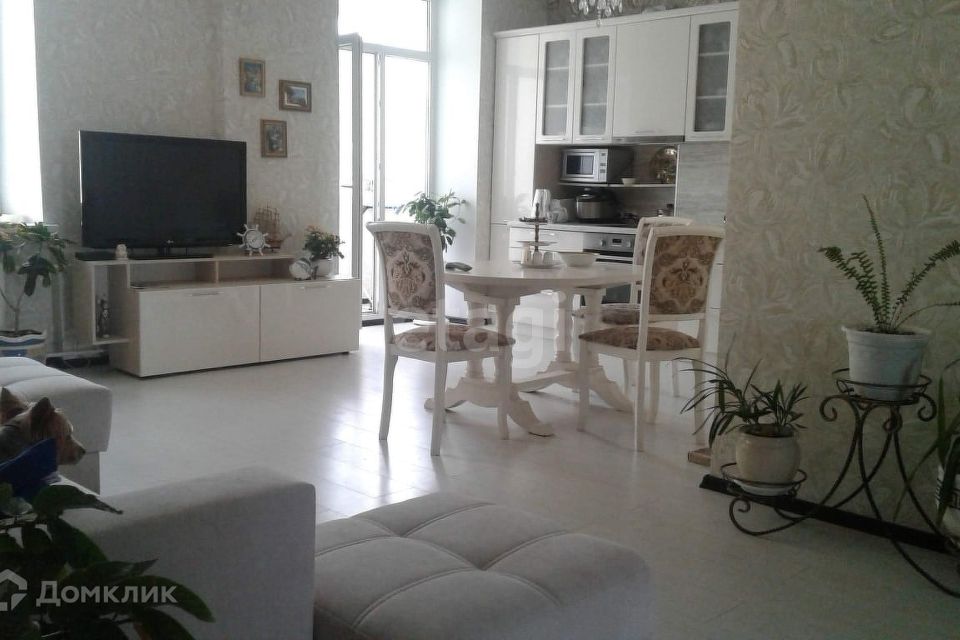 Продаётся 3-комнатная квартира, 85 м²