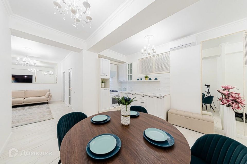 Продаётся 2-комнатная квартира, 70 м²