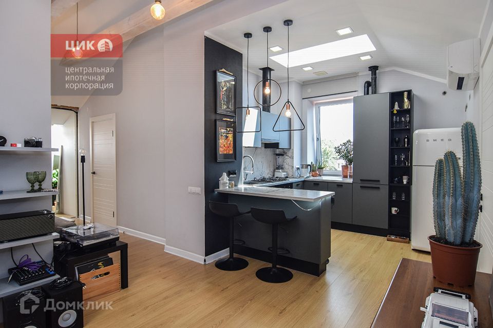 Продаётся 2-комнатная квартира, 109 м²