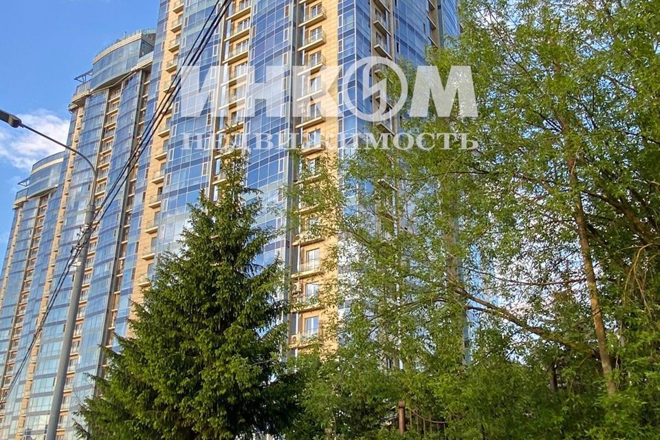 Продаётся 3-комнатная квартира, 127.7 м²