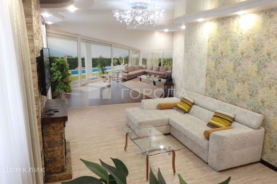 Сдаётся 3-комнатная квартира, 105 м²