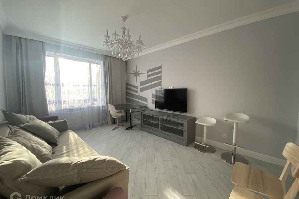 Сдаётся 2-комнатная квартира, 65 м²