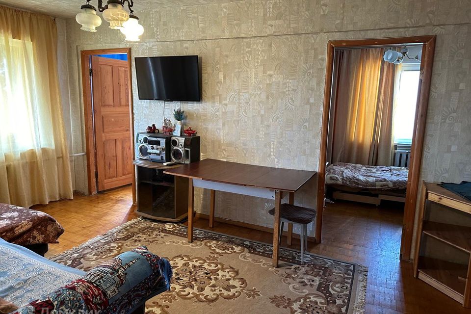 Продаётся 4-комнатная квартира, 59.4 м²