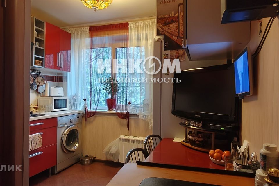 Продаётся 4-комнатная квартира, 65.6 м²
