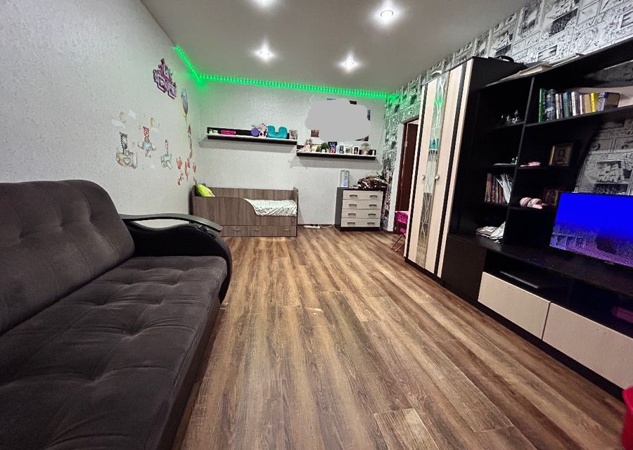 Продаётся 1-комнатная квартира, 41.8 м²