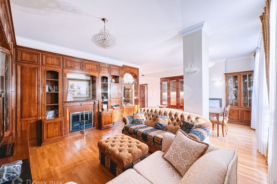 Продаётся 3-комнатная квартира, 155.5 м²