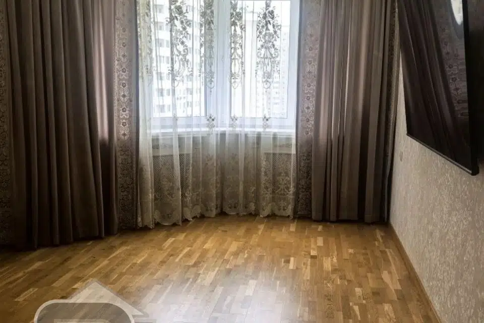 Продаётся 4-комнатная квартира, 110 м²