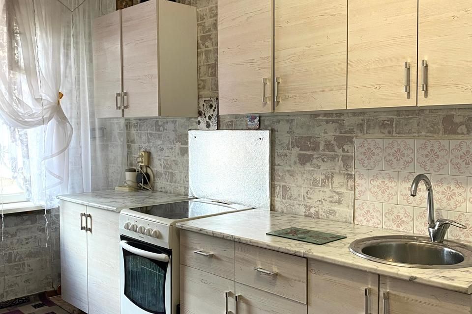 Продаётся 4-комнатная квартира, 100 м²