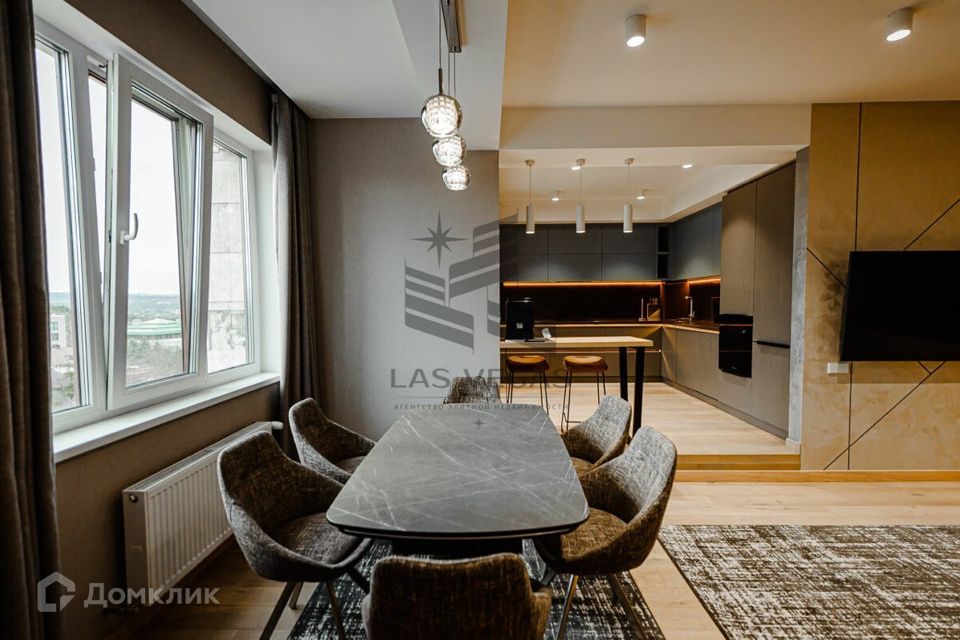 Сдаётся 4-комнатная квартира, 146 м²