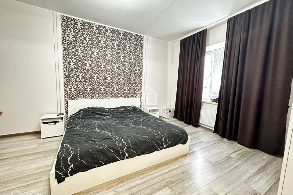 Продаётся 4-комнатная квартира, 153 м²