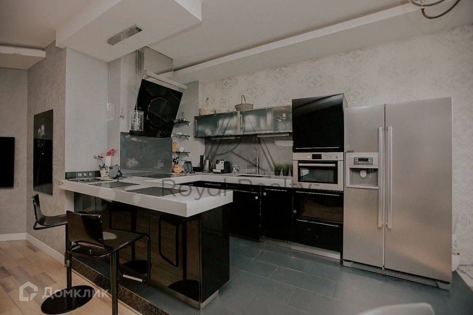 Сдаётся 3-комнатная квартира, 115 м²