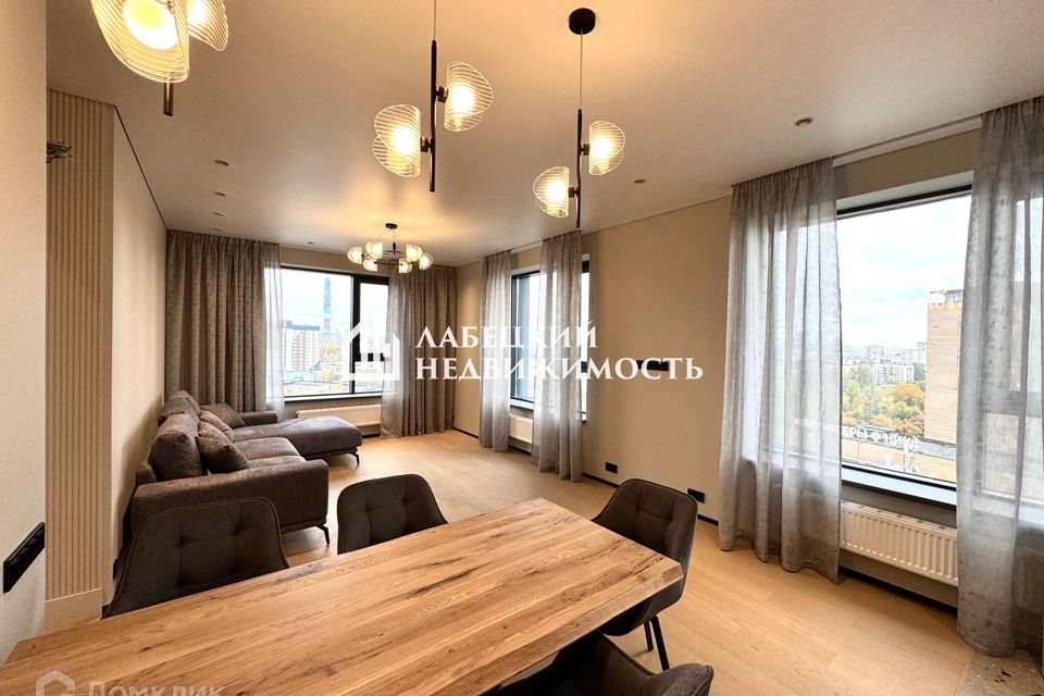 Продаётся 4-комнатная квартира, 95.7 м²
