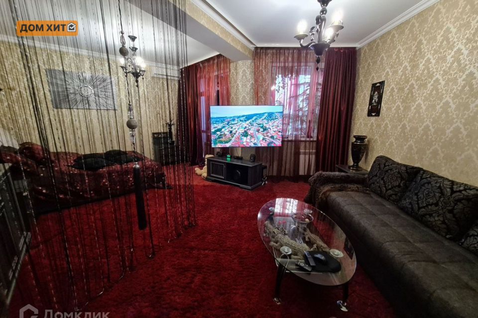 Продаётся 1-комнатная квартира, 64 м²